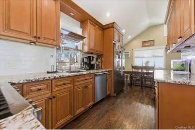 24 Poplar Avenue #24, Bronx, NY 10465 - Photo 5