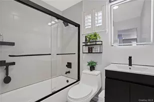 825 S Ocean Ave, Freeport, NY 11520 - Photo 19