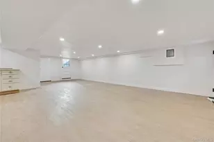 962 E 221st St, Bronx, NY 10469 - Photo 15