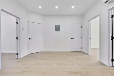 962 East 221 Street, Bronx, NY 10469 - Photo 5