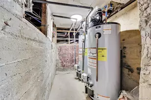 962 E 221st St, Bronx, NY 10469 - Photo 19