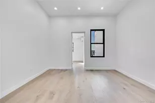 962 E 221st St, Bronx, NY 10469 - Photo 23