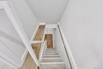 962 East 221 Street, Bronx, NY 10469 - Photo 13