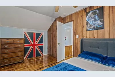 101 Stewart Street, Floral Park, NY 11001 - Photo 17