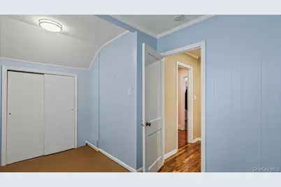 101 Stewart Street, Floral Park, NY 11001 - Photo 19