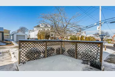 101 Stewart Street, Floral Park, NY 11001 - Photo 23