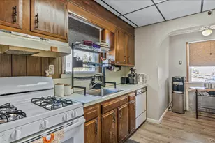 101 Stewart St, Floral Park, NY 11001 - Photo 9