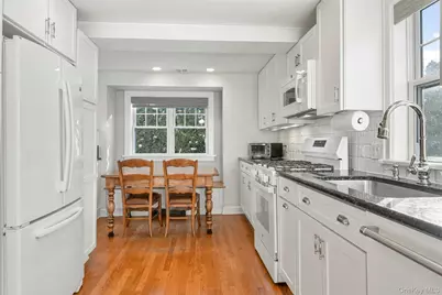 551 Wolfs Lane, Pelham, NY 10803 - Photo 9