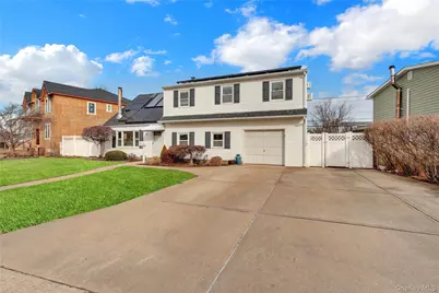 31 Bluespruce Road, Levittown, NY 11756 - Photo 1