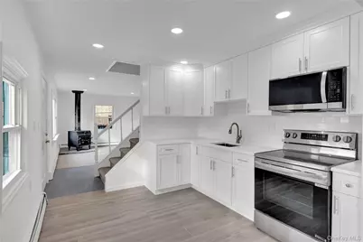 31 Bluespruce Road, Levittown, NY 11756 - Photo 9