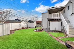 31 Blue Spruce Rd, Levittown, NY 11756 - Photo 27