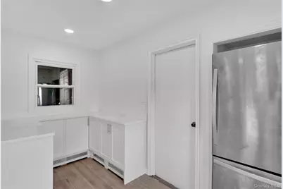 31 Bluespruce Road, Levittown, NY 11756 - Photo 11