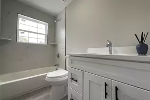 492 Blue Point Rd, Farmingville, NY 11738 - Photo 11