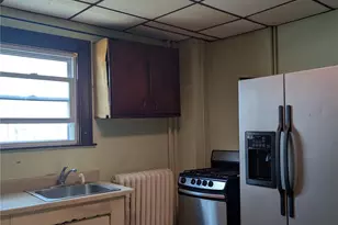 105 Courtney Ave, Newburgh, NY 12550 - Photo 13