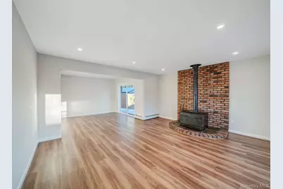 247 Rider Avenue, Patchogue, NY 11772 - Photo 5