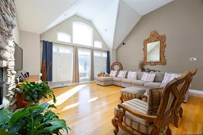 59 Wintergreen Place, Hopewell Junction, NY 12533 - Photo 9