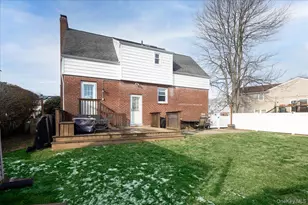 3195 Nantucket Ln, Oceanside, NY 11572 - Photo 19