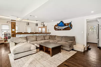 2 Oak Street, Smithtown, NY 11787 - Photo 3