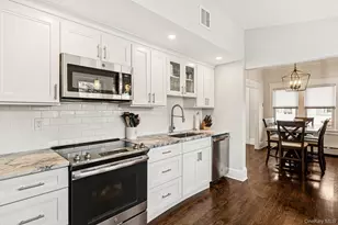 2 Oak St, Smithtown, NY 11787 - Photo 9