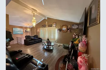 17 Hampton Road, Shirley, NY 11967 - Photo 5