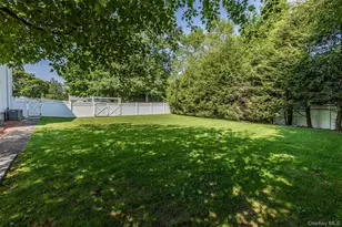 29 Lawrence Dr, Nesconset, NY 11767 - Photo 11