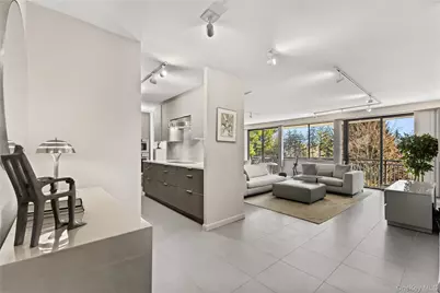 15 Stewart Place #4A, White Plains, NY 10603 - Photo 1