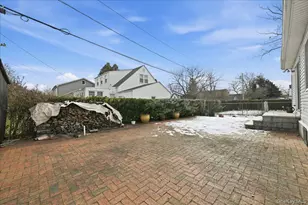 146 Longwood Ave, Westbury, NY 11590 - Photo 31