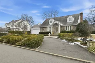 146 Longwood Ave, Westbury, NY 11590 - Photo 5