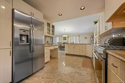 146 Longwood Avenue, Westbury, NY 11590 - Photo 21