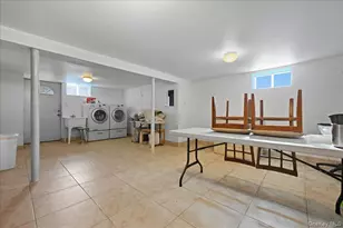 146 Longwood Ave, Westbury, NY 11590 - Photo 25