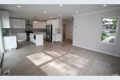 41B Mohegan Avenue, Port Washington, NY 11050 - Photo 5