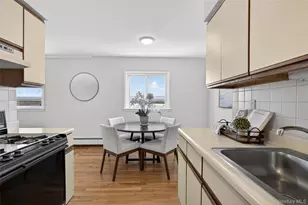 1 Toms Point Ln, Port Washington, NY 11050 - Photo 11