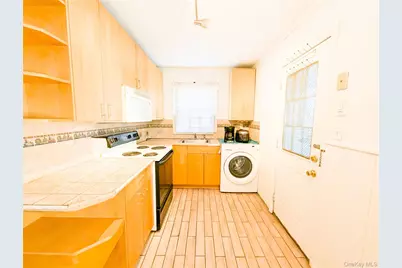 806 Oliver Avenue, Westbury, NY 11590 - Photo 7