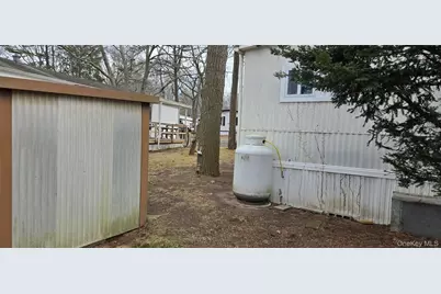 525 Riverleigh Ave Unit 116, Riverhead, NY 11901 - Photo 7