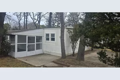 525 Riverleigh Ave Unit 116, Riverhead, NY 11901 - Photo 1