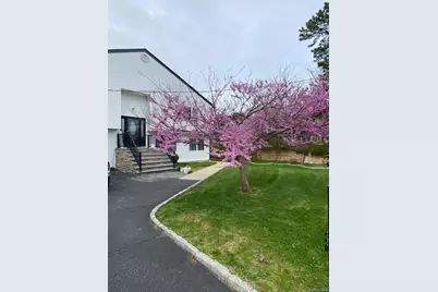55 Parkway Avenue, Amityville, NY 11701 - Photo 5