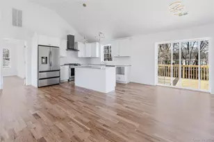 157 S Quaker Ln, Hyde Park, NY 12538 - Photo 3