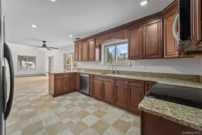 34 Nicole Way, Mahopac, NY 10541 - Photo 11