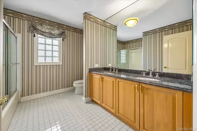 209 Windwatch Drive, Hauppauge, NY 11788 - Photo 35