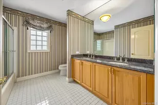 209 Windwatch Dr, Hauppauge, NY 11788 - Photo 35