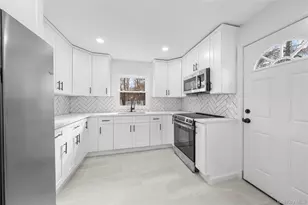 78 Carr Ln, Coram, NY 11727 - Photo 7