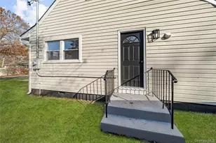 78 Carr Ln, Coram, NY 11727 - Photo 17