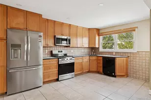 4274 Broadway, Island Park, NY 11558 - Photo 11