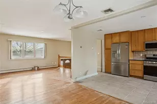 4274 Broadway, Island Park, NY 11558 - Photo 7