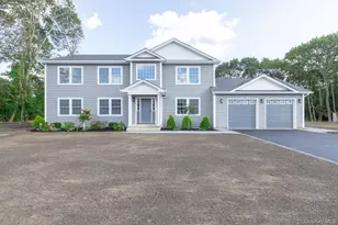 92 Park St, Blue Point, NY 11715 - Photo 3