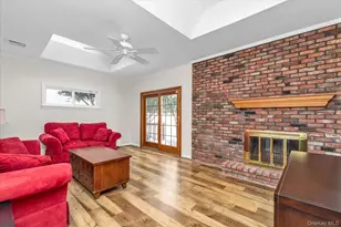 111 Cocks Ln, Locust Valley, NY 11560 - Photo 11