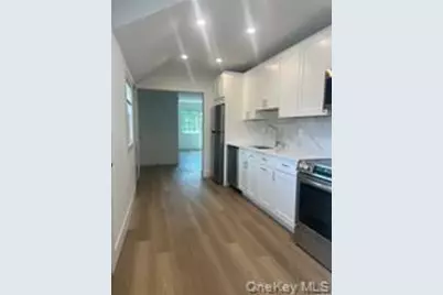 152 South Country #B, Bellport, NY 11713 - Photo 3