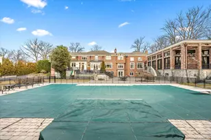 10 Hemlock Dr, Great Neck, NY 11024 - Photo 39