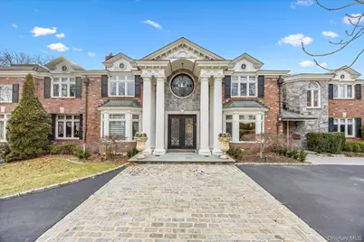 10 Hemlock Drive, Great Neck, NY 11024 - Photo 1