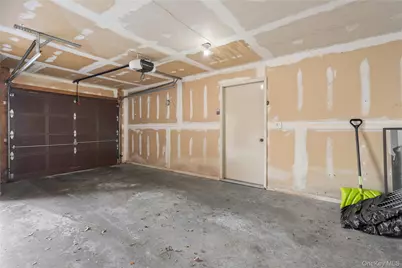 113 Foxwood Circle, Mount Kisco, NY 10549 - Photo 11